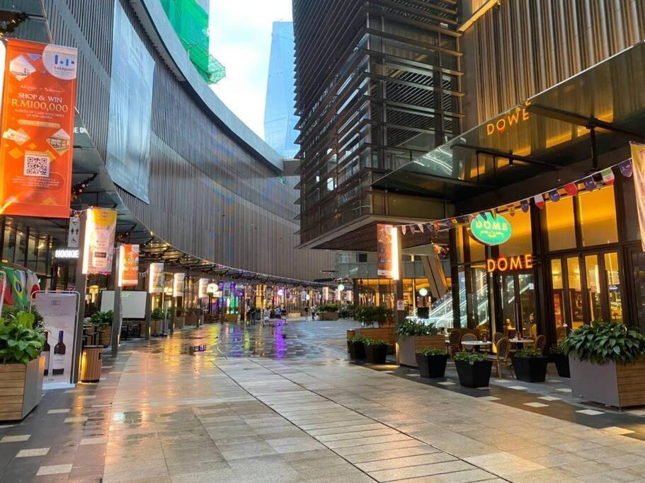 Pangsapuri At Bukit Bintang Lalaport 32nd Flr Klcc View Kuala Lumpur